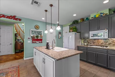 Kitchen - 253 W Shasta Ave, Ripon, CA 95366 photo 4 of 9