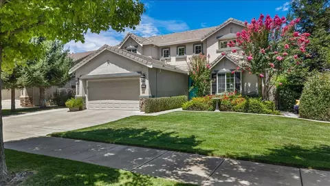 Exterior - 253 W Shasta Ave, Ripon, CA 95366 photo 4 of 24
