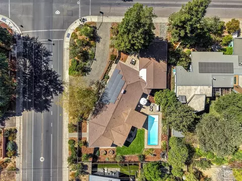View/Area - 375 W 8th St, Davis, CA 95616 photo 1 of 4