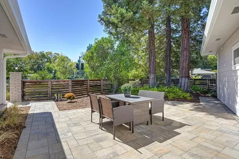 Exterior - 375 W 8th St, Davis, CA 95616 photo 10 of 15