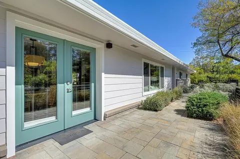 Exterior - 375 W 8th St, Davis, CA 95616 photo 8 of 15