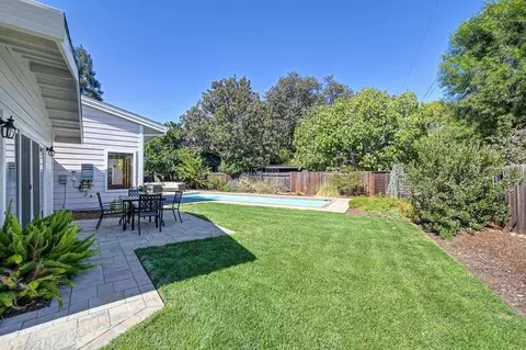 Exterior - 375 W 8th St, Davis, CA 95616 photo 6 of 15