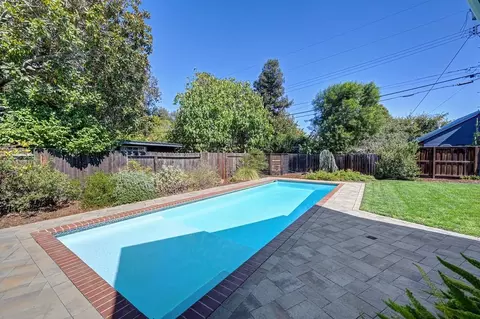 Exterior - 375 W 8th St, Davis, CA 95616 photo 7 of 15
