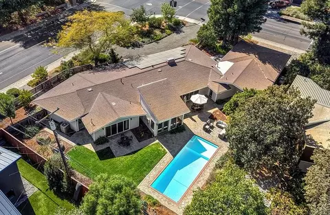 View/Area - 375 W 8th St, Davis, CA 95616 photo 2 of 4