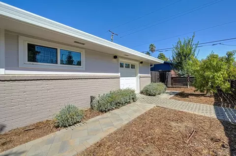 Exterior - 375 W 8th St, Davis, CA 95616 photo 12 of 15
