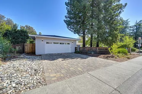Exterior - 375 W 8th St, Davis, CA 95616 photo 13 of 15