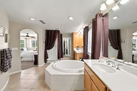 Bath - 1530 Calhoun Ave, Ripon, CA 95366 photo 4 of 4
