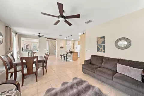 Entry Way - 1530 Calhoun Ave, Ripon, CA 95366 photo 3 of 5