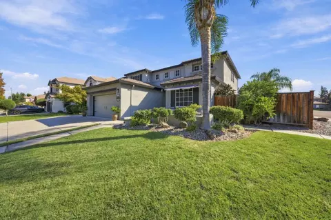 Exterior - 1530 Calhoun Ave, Ripon, CA 95366 photo 3 of 11