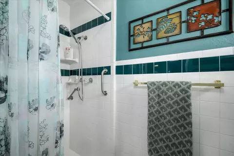 Bath - 1109 Mcarthur Ave, Winters, CA 95694 photo 3 of 3