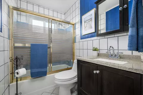 Bath - 1109 Mcarthur Ave, Winters, CA 95694 photo 1 of 3