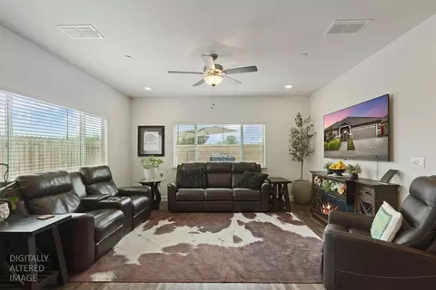 Living - 936 Hogan Rd, Galt, CA 95632 photo 1 of 3