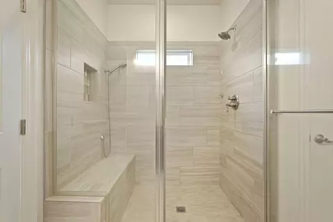 Bath - 936 Hogan Rd, Galt, CA 95632 photo 3 of 3