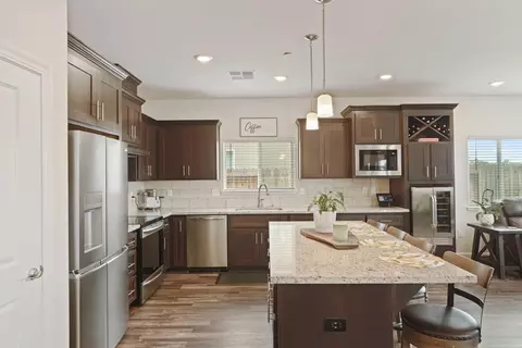 Kitchen - 936 Hogan Rd, Galt, CA 95632 photo 1 of 5