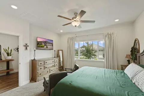 Bedroom - 936 Hogan Rd, Galt, CA 95632 photo 2 of 5