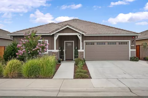 Exterior - 936 Hogan Rd, Galt, CA 95632 photo 2 of 9