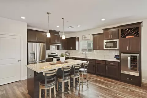 Kitchen - 936 Hogan Rd, Galt, CA 95632 photo 2 of 5