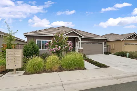 Exterior - 936 Hogan Rd, Galt, CA 95632 photo 5 of 9