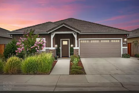 Exterior - 936 Hogan Rd, Galt, CA 95632 photo 3 of 9