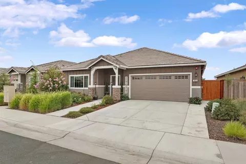 Exterior - 936 Hogan Rd, Galt, CA 95632 photo 4 of 9
