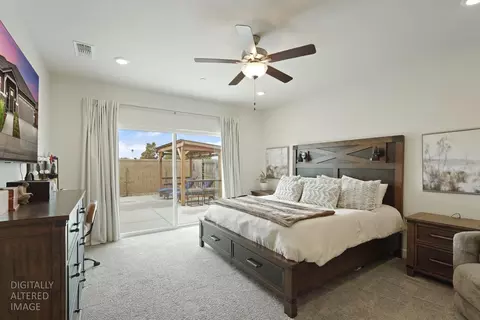 Bedroom - 936 Hogan Rd, Galt, CA 95632 photo 3 of 5