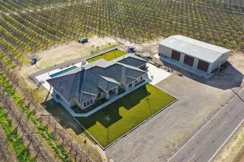 10393 Bradbury Rd, Ballico, CA 95303