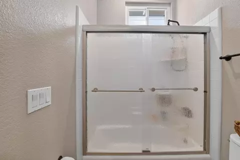 Bath - 3032 Valasstrada Ct, Carmichael, CA 95608 photo 6 of 7