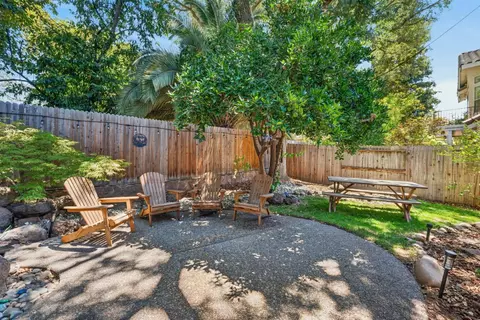Exterior - 3032 Valasstrada Ct, Carmichael, CA 95608 photo 5 of 13