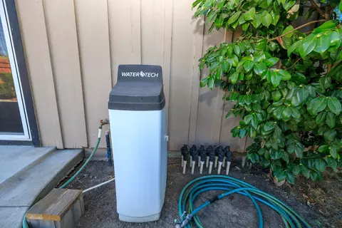 Exterior - 917 Whittier, Modesto, CA 95350 photo 12 of 16