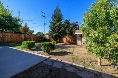 Exterior - 917 Whittier, Modesto, CA 95350 photo 4 of 16