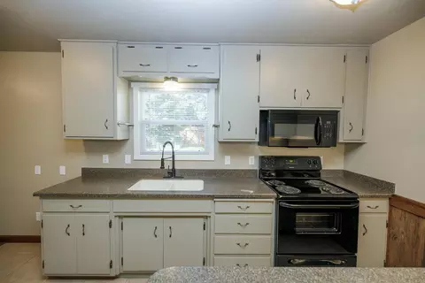 Kitchen - 917 Whittier, Modesto, CA 95350 photo 1 of 3