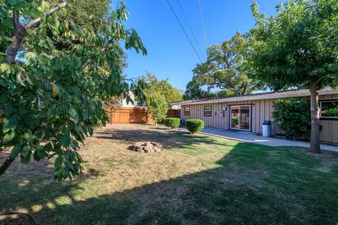Exterior - 917 Whittier, Modesto, CA 95350 photo 8 of 16