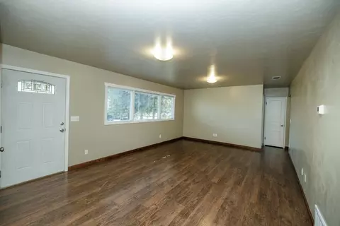 Living - 917 Whittier, Modesto, CA 95350 photo 1 of 6