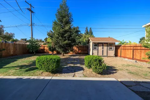 Exterior - 917 Whittier, Modesto, CA 95350 photo 5 of 16