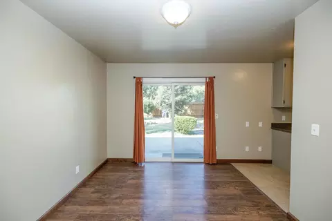 Living - 917 Whittier, Modesto, CA 95350 photo 5 of 6