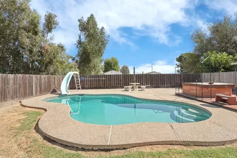 Exterior - 12123 Weigum Rd, Lodi, CA 95240 photo 6 of 10