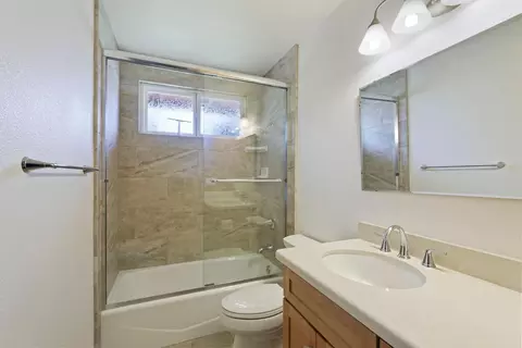 Bath - 12123 Weigum Rd, Lodi, CA 95240 photo 1 of 2
