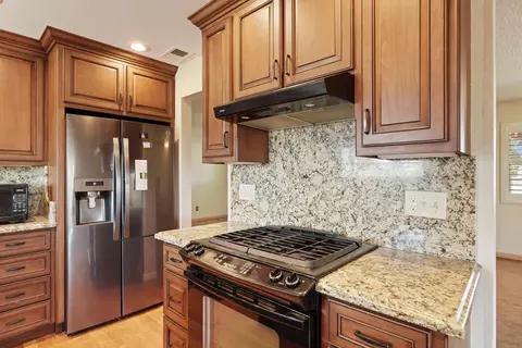 Kitchen - 12123 Weigum Rd, Lodi, CA 95240 photo 2 of 2