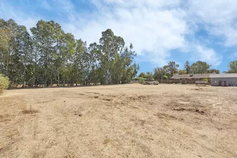 Exterior - 12123 Weigum Rd, Lodi, CA 95240 photo 9 of 10