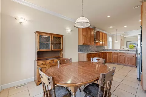 Dining - 2894 Winesap Cir, Placerville, CA 95667 photo 2 of 2