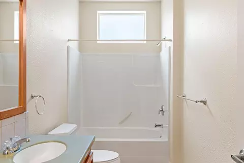 Bath - 2894 Winesap Cir, Placerville, CA 95667 photo 2 of 3