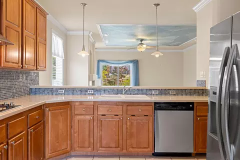 Kitchen - 2894 Winesap Cir, Placerville, CA 95667 photo 4 of 7