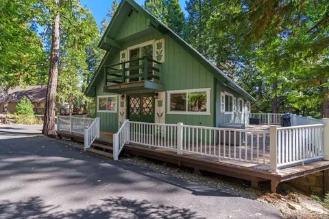 2828 Quartz Dr, Arnold, CA 95223