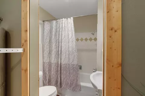 Bath - 2828 Quartz Dr, Arnold, CA 95223 photo 5 of 5