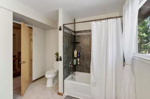 Bath - 2828 Quartz Dr, Arnold, CA 95223 photo 4 of 5