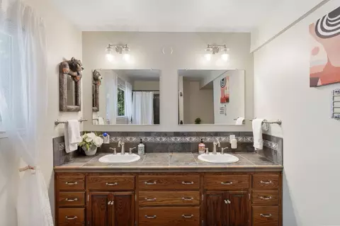 Bath - 2828 Quartz Dr, Arnold, CA 95223 photo 3 of 5