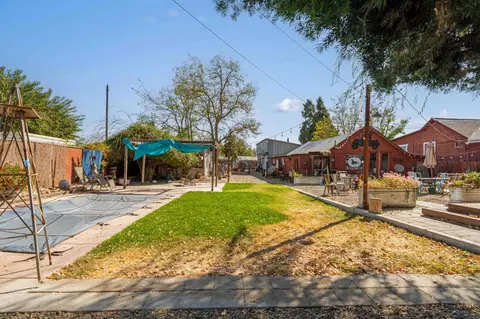 Exterior - 6910 E Lathrop Rd, Manteca, CA 95336 photo 9 of 33