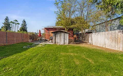 Exterior - 6910 E Lathrop Rd, Manteca, CA 95336 photo 29 of 33