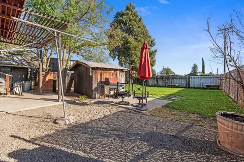 Exterior - 6910 E Lathrop Rd, Manteca, CA 95336 photo 25 of 33