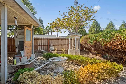 Exterior - 6910 E Lathrop Rd, Manteca, CA 95336 photo 4 of 33
